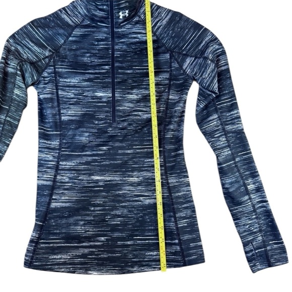 Woman’s Under Armour Gray and Black Fitted Long Sleeve Hoodie w/ thumb holes XS - Picture 9 of 14